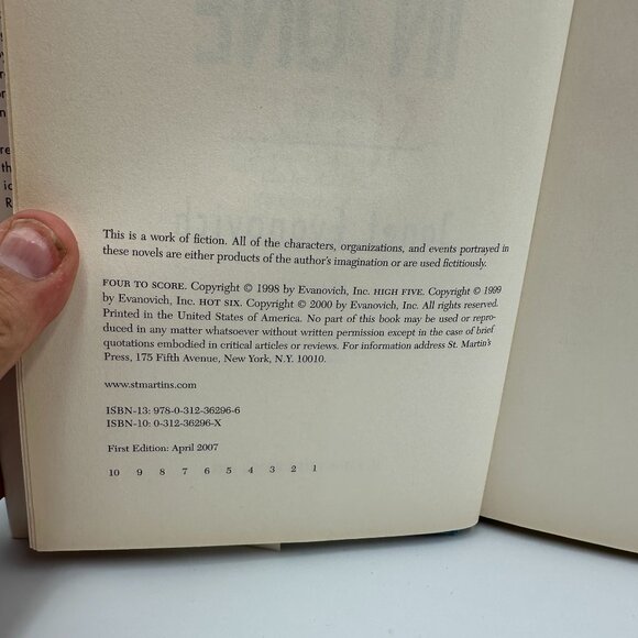 Janet Evanovich More Plums In One Hardcover First Edition 2007 Stephanie Plum - Picture 4 of 4